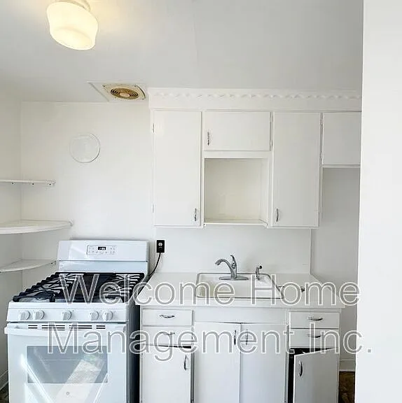 24074 Park St — Photo 3