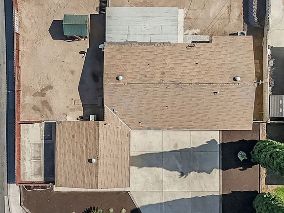 3rd image of 1433 Graham St