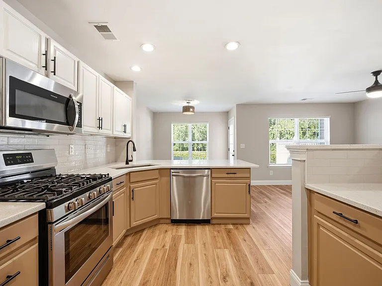 11112 Saintsbury Pl — Photo 10