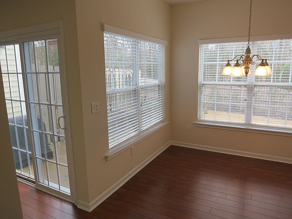 5th image of 376 Juniper Bend Cir