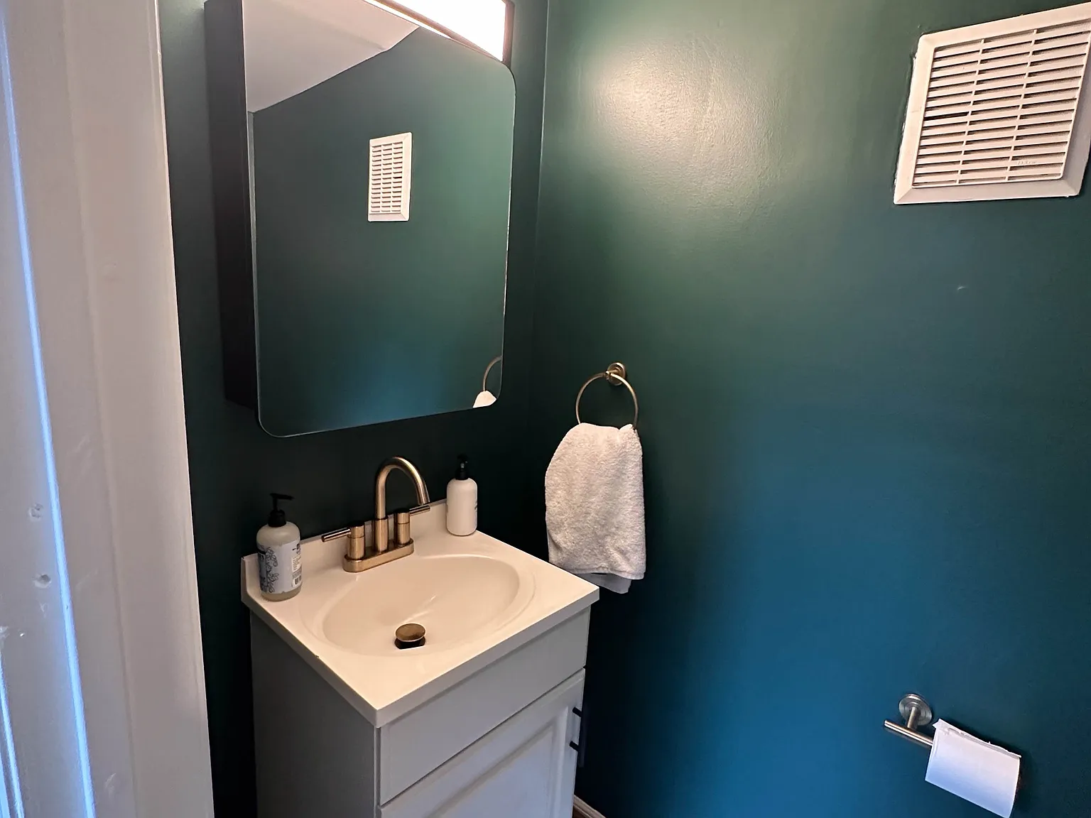 3 bed, 1.5 bath, 1200 sqft, $3,750 — Photo 4