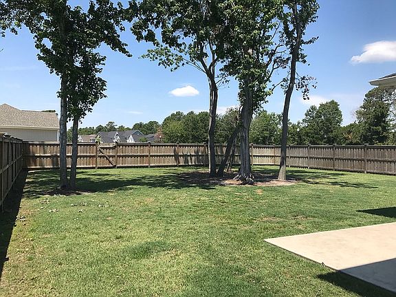 6' Privacy Fenced Backyard