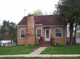200 S Wayne St, Manchester, IA 52057