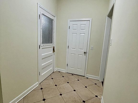 5th image of 5941 N Broadway #2S