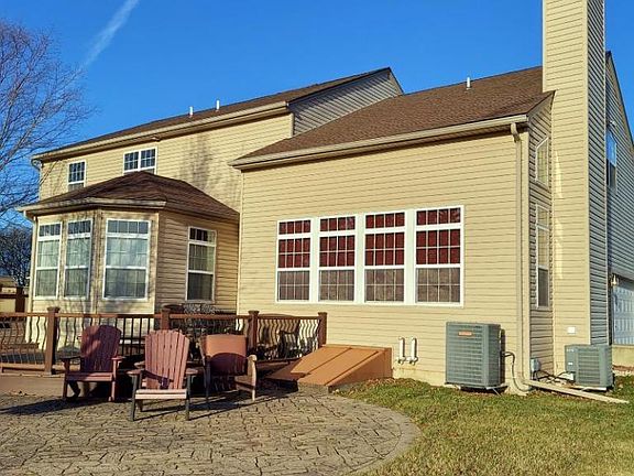 4th image of 4704 Reston Dr