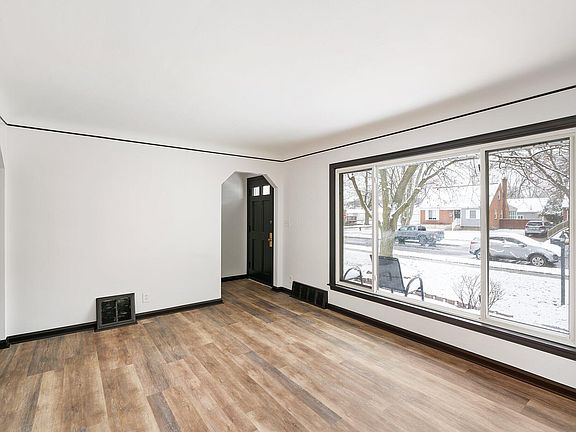 3rd image of 2807 N Connecticut Ave