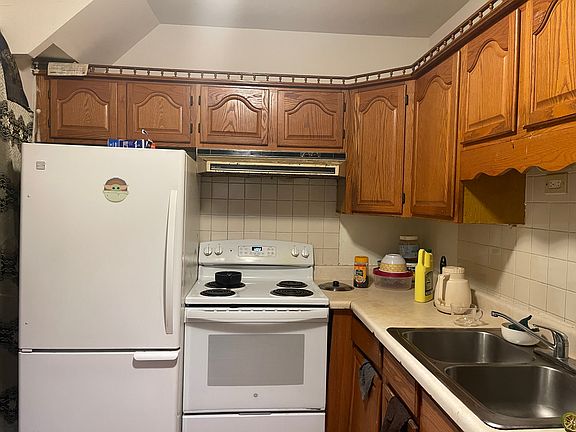 4th image of 6538 N Rockwell St #2