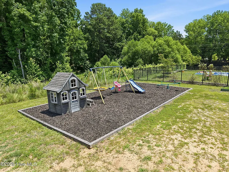 318 Dunston Rd — Photo 45