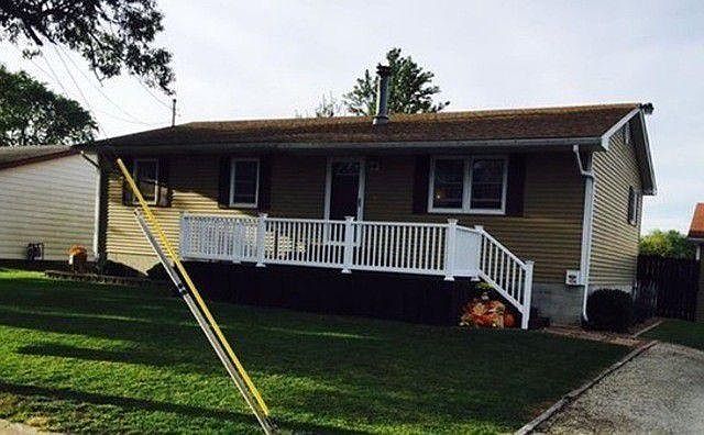 1st image of 104 E Sheridan St