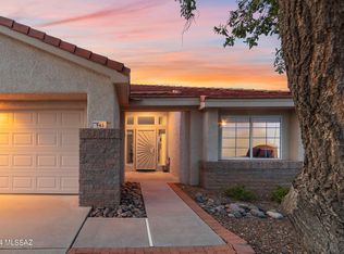 945 E Claridge Pl, Oro Valley, AZ 85755
