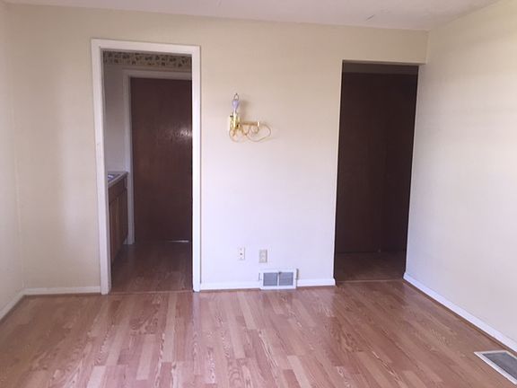 5th image of 1633 Westview Dr