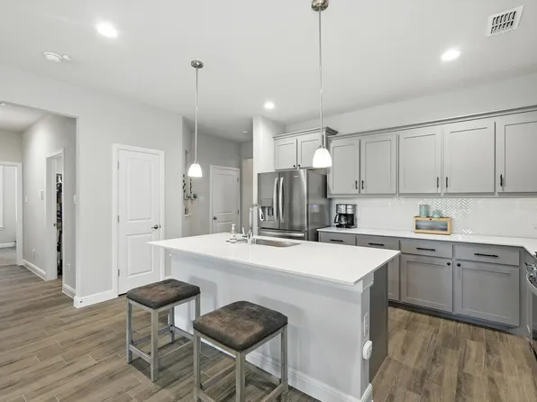 313 Hogan Dr, Denton, TX 76210