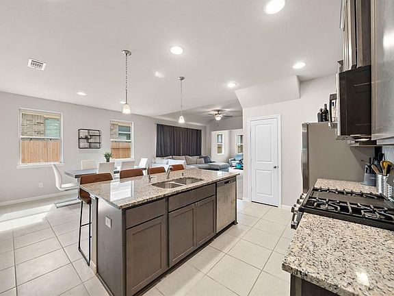 4th image of 31203 Balsam Hawk Ln
