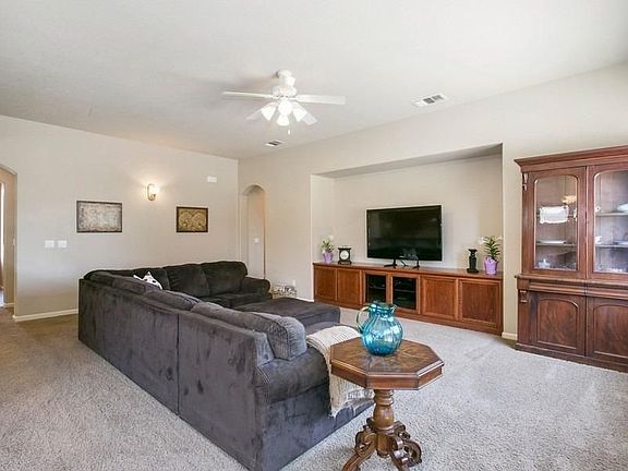 4th image of 2947 Benton St