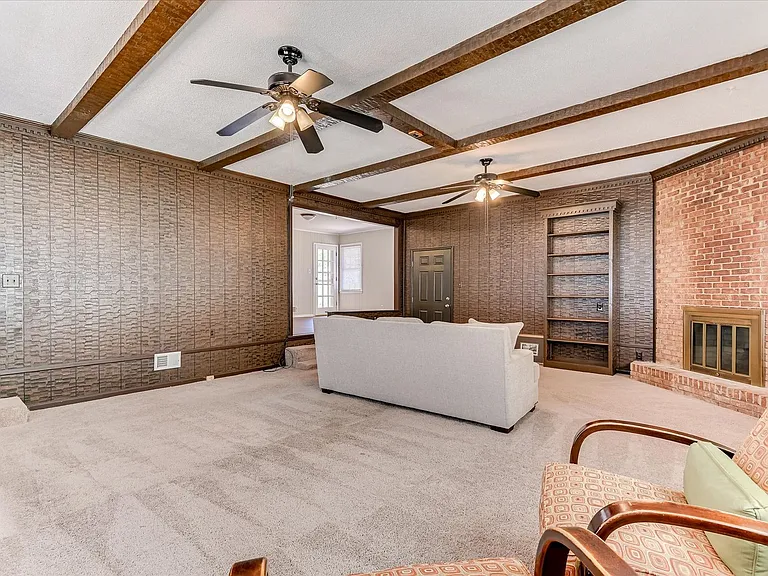 2705 Bolling Rd — Photo 23