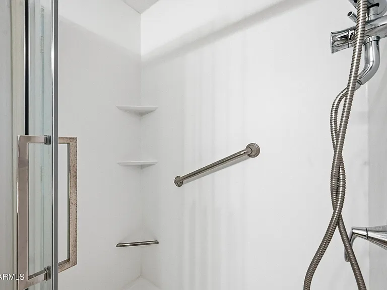 1142 W Sparrow Dr — Photo 1