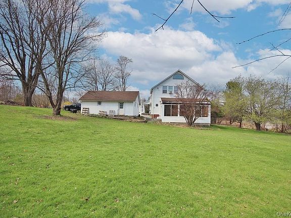 4th image of 487 Black Meadow Road
