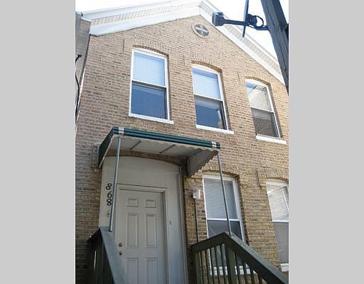 5th image of 868 N Marshfield Ave