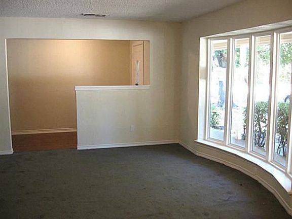 4th image of 616 Dennis Dr