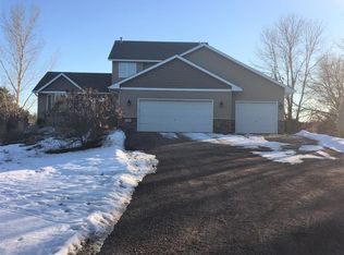 9556 189th Ave NE, Columbus, MN 55025