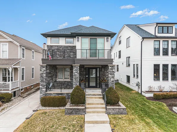 484 Park St, Birmingham, MI 48009