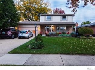 13627 Heritage Rd, Sterling Heights, MI 48312