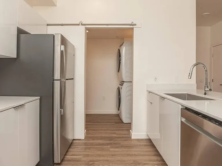 Mossdale Landing - Brand New Apartment Homes — Photo 7