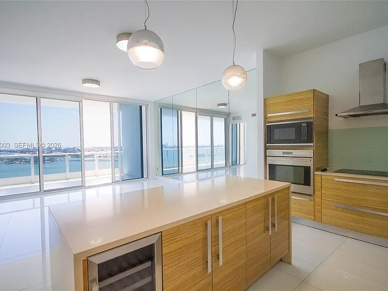 2020 N Bayshore Dr #2204 — Photo 8