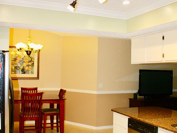 kitchen/Dining areas
