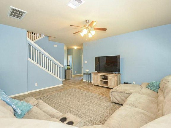 3rd image of 20822 Brodie Ln