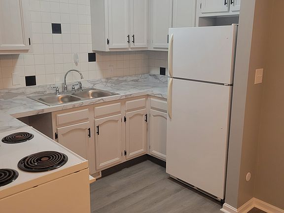 2nd image of 56 Lindbergh Ave APT C