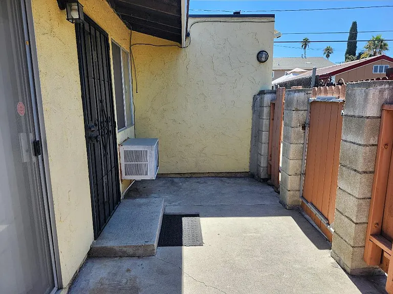 346 E B St — Photo 21