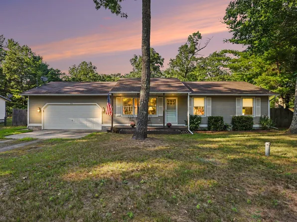 550 W Forest Park Rd, Twin Lake, MI 49457