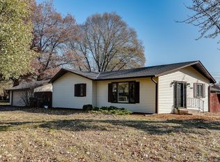 2200 E 88th St, Bloomington, MN 55425