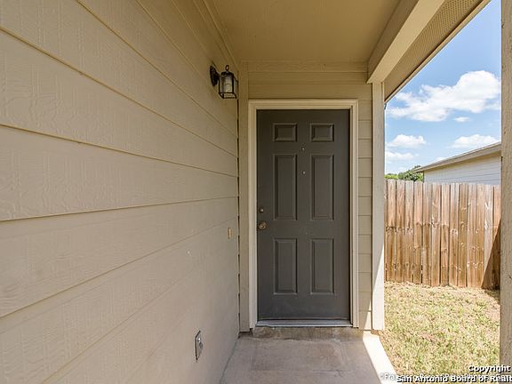 2nd image of 3834 Candleglenn