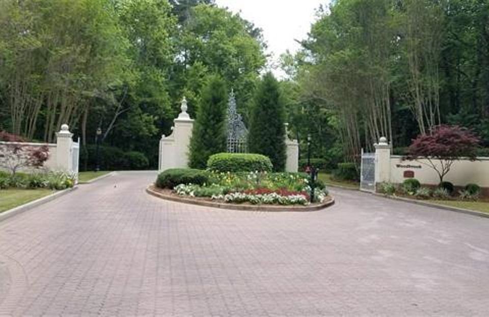 1st image of 525 River Pond Ct