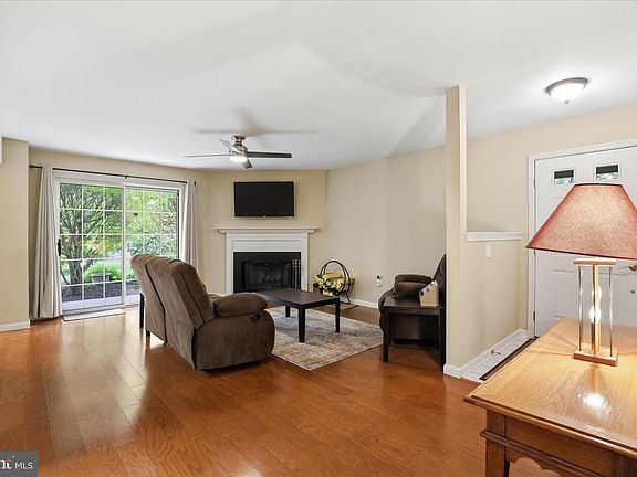 4th image of 223 Greenview Dr