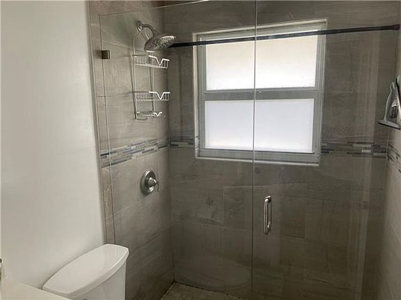 3rd image of 2815 NE 33rd Ave #206A
