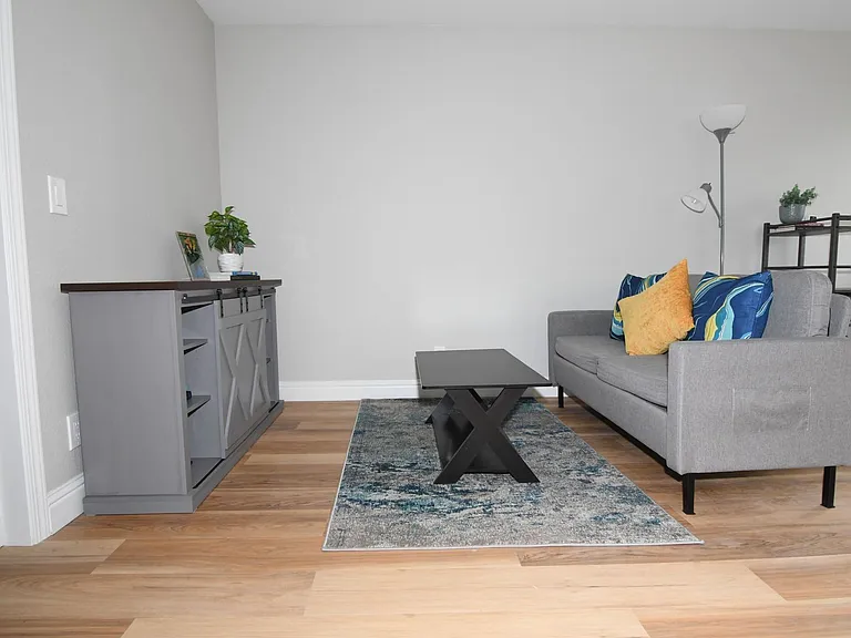 310 Pine St — Photo 21