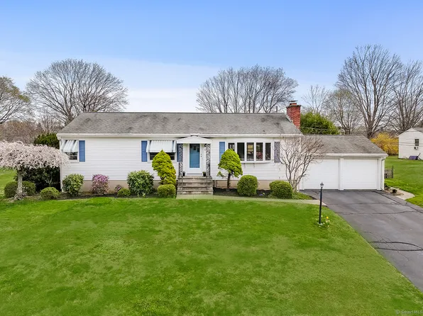 21 Randall Drive, Trumbull, CT 06611