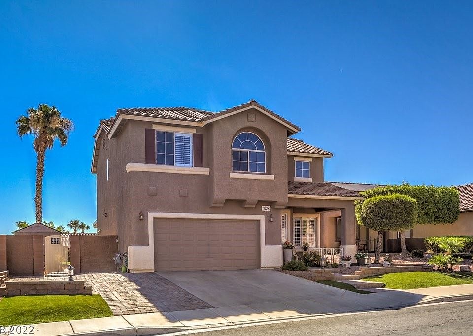 1st image of 1028 Royal Skyline St