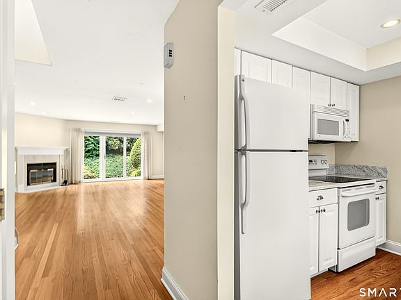 5th image of 9 Glen Ridge #9