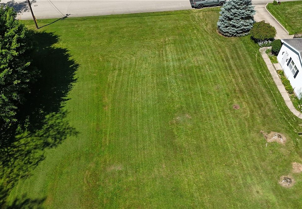 1st image of 901 White Farm Rd