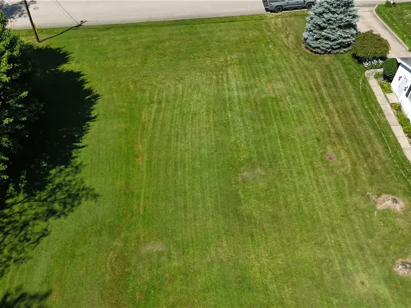 901 White Farm Rd, Indiana, PA 15701