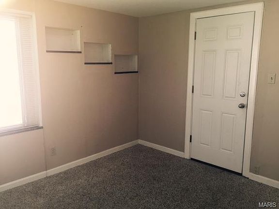 5th image of 5524 Bancroft Ave
