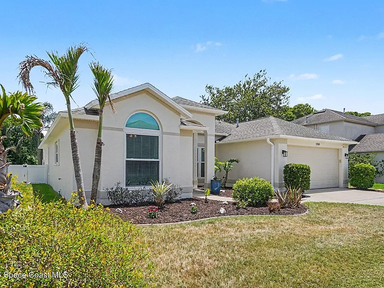 2765 Summer Brook St — Photo 3