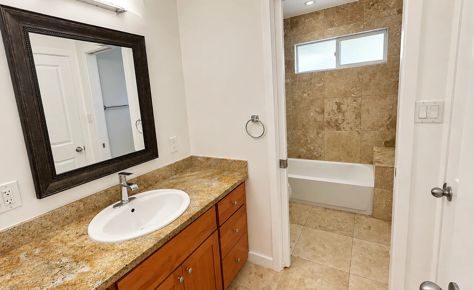 10 Ash Ave — Photo 2