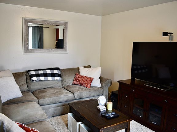 Bonus room off kitchen area