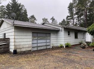 5450 Friendly Acres Rd, Florence, OR 97439