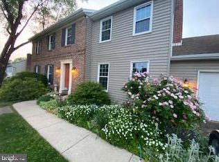 4175 Abbey Ln, York, PA 17402
